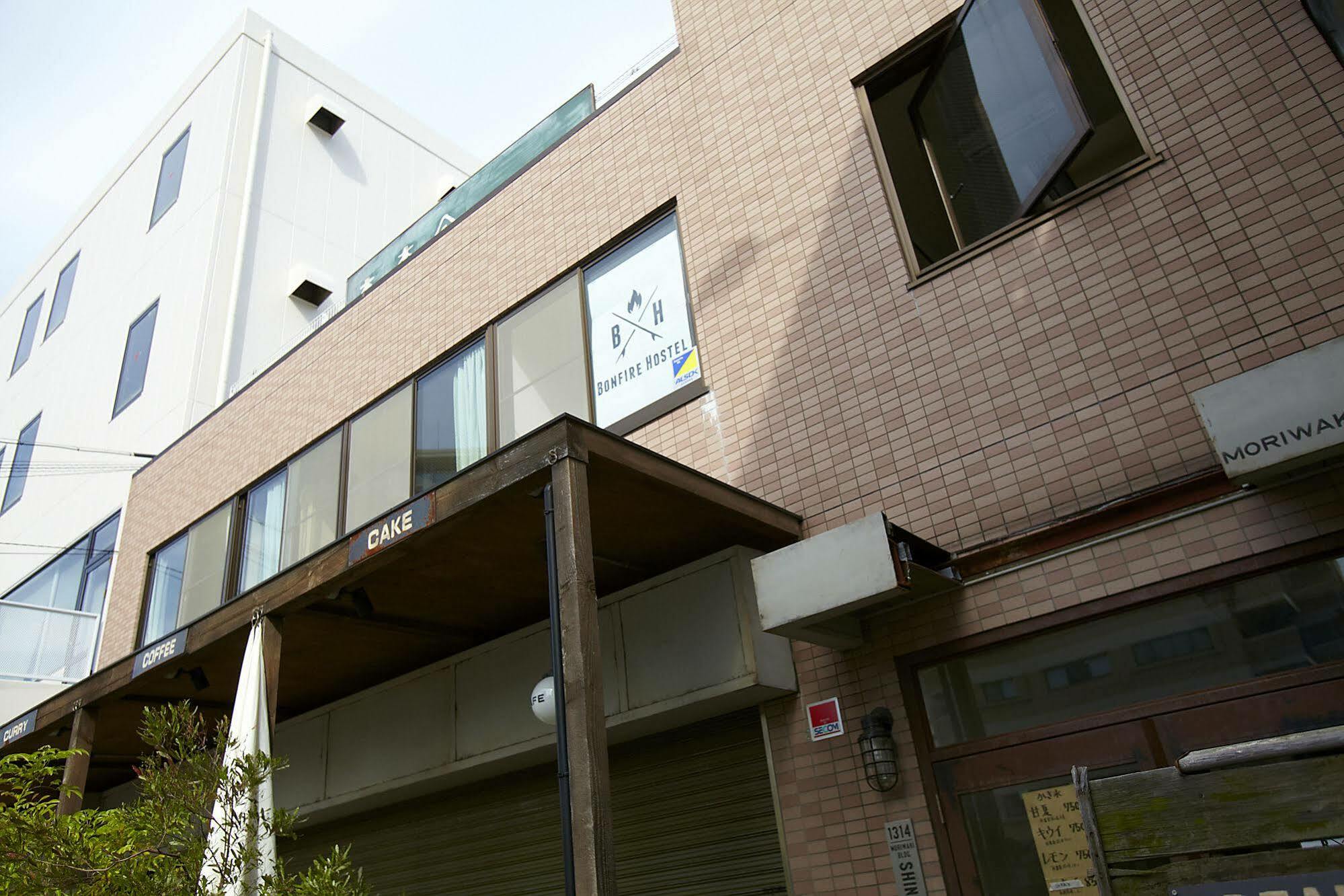 Bonfire Hostel Osaka Esterno foto
